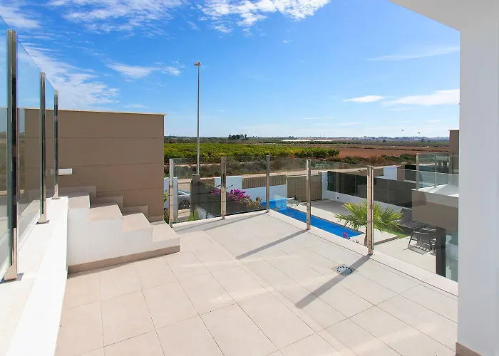 Villa El Raso